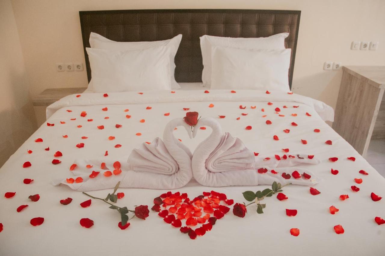 The Laviana Hotel Lovina  Ngoại thất bức ảnh
